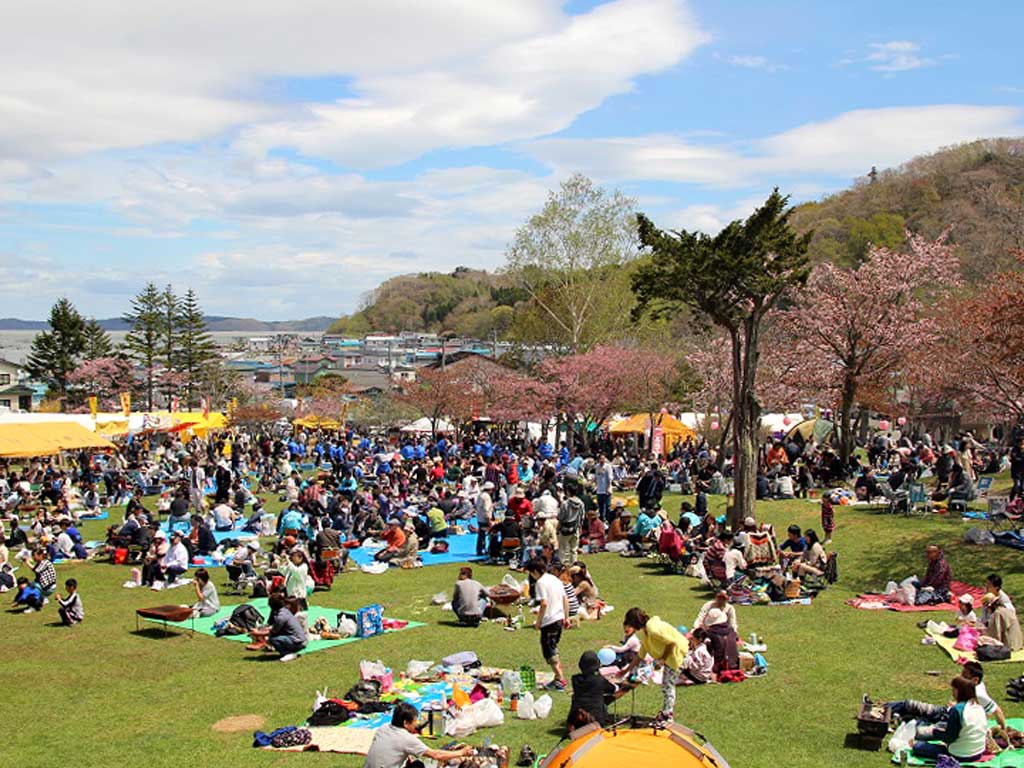 厚岸町「あっけし桜・牡蠣まつり」